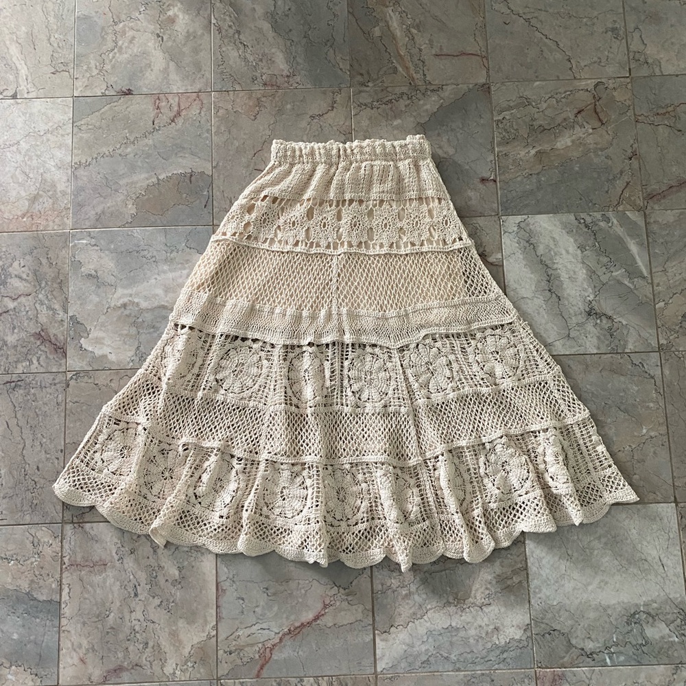 Beautiful Crochet A-Line Skirt in Cream Size S Great Condition - Picture 2 of 7
